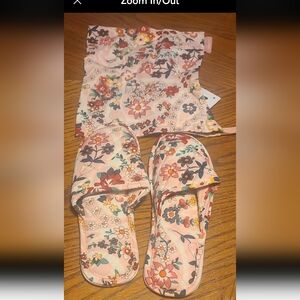 Vera bradley slip on flowery Slippers